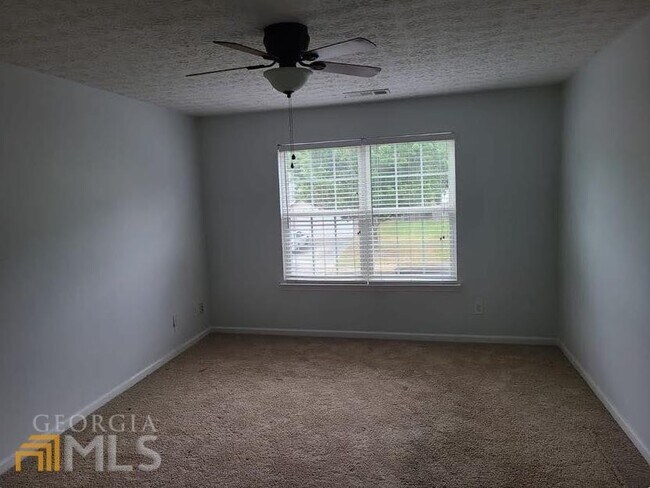 Building Photo - 1099 Alysum Ave