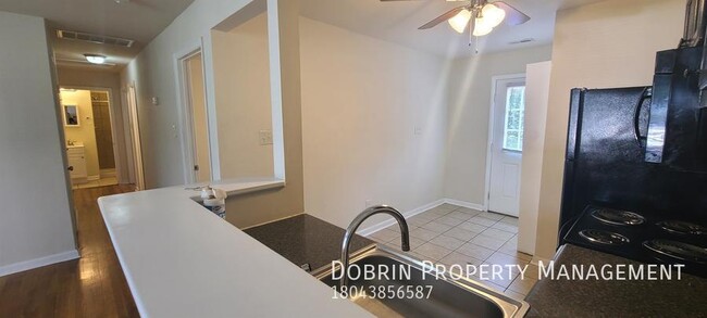 Foto del edificio - Renovated 4BD with BAR: CLOSE TO VCU