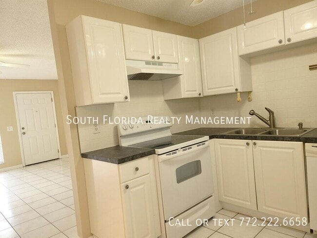 Photo - 4311 SE Geneva Dr House