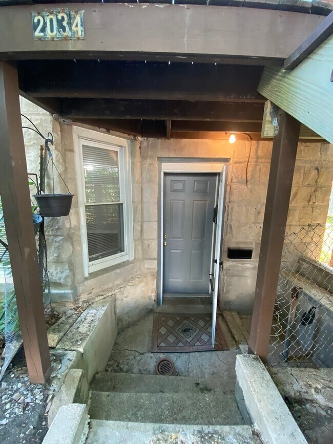 Building Photo - 2034 N Kedvale Ave
