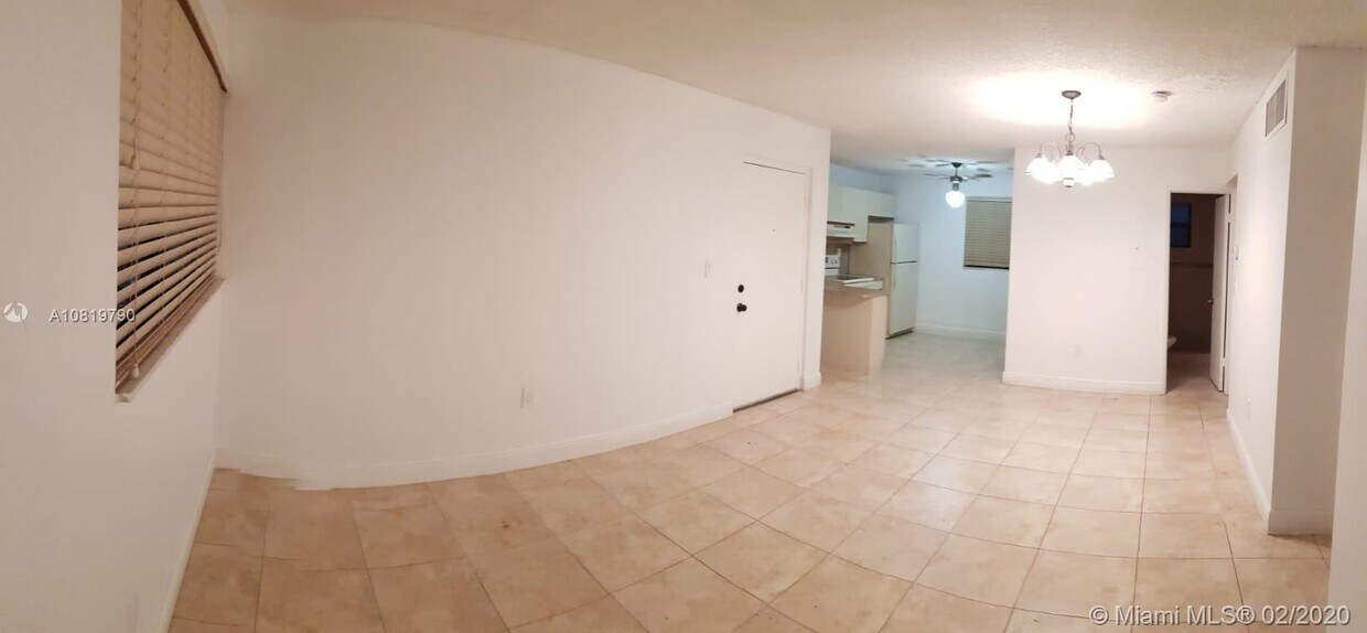 Foto del edificio - 2780 W 61st St