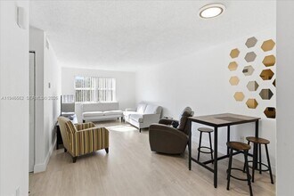 Building Photo - 17255 SW 95th Ave