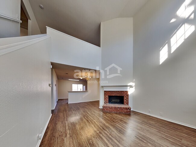 Foto del edificio - 214 High Pointe Ln