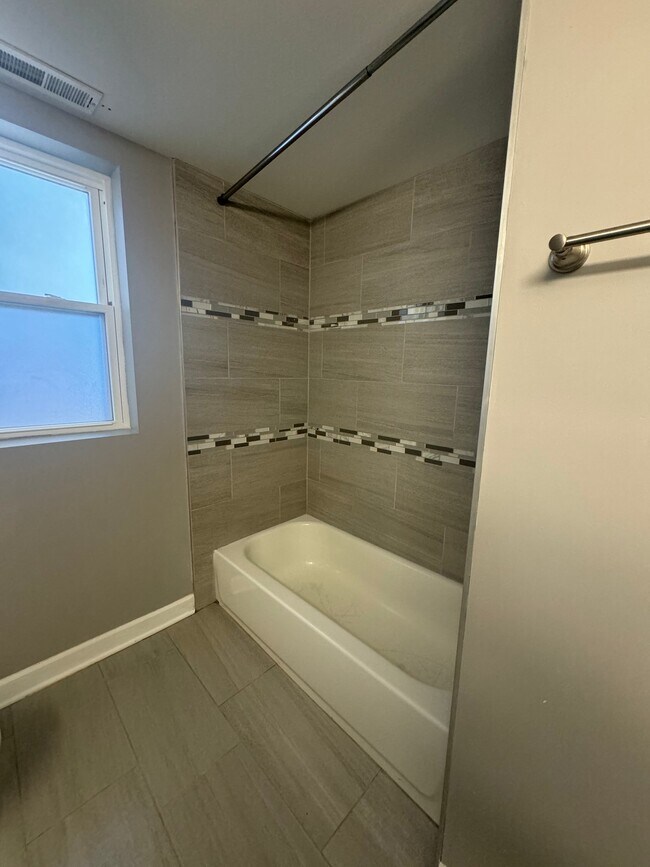 Building Photo - 5607 S Throop St