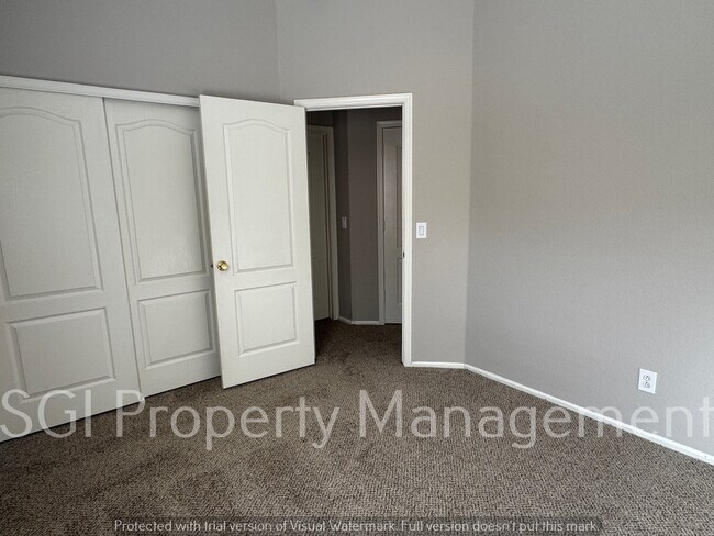 Building Photo - 15972 W Latham St