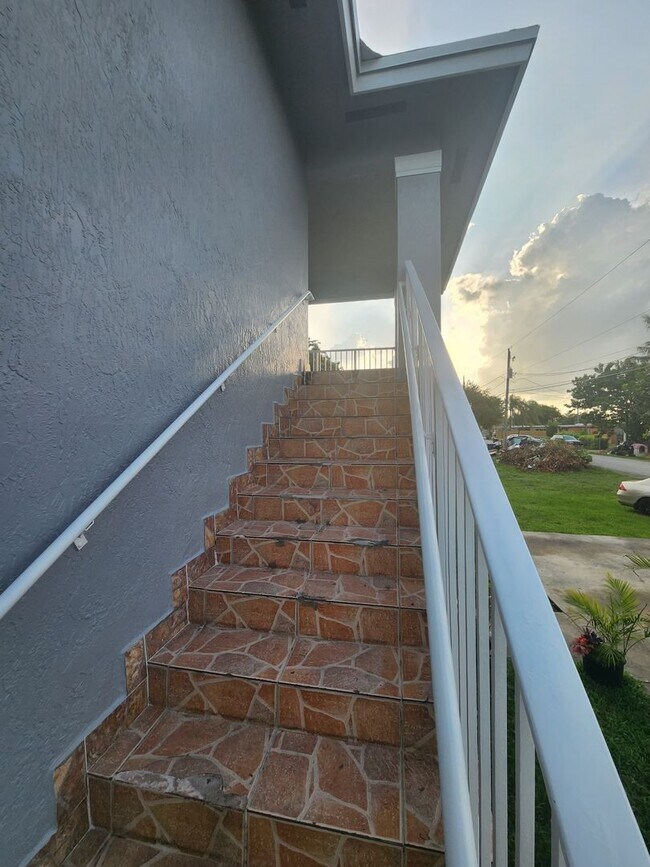 Foto del edificio - Goulds  Duplex