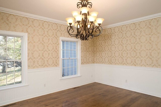 Building Photo - 68 Deer Run