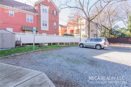 Building Photo - 715 Hawthorne Ln