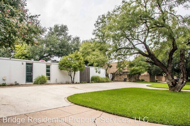 Building Photo - 2 br, 2 bath House - 5701 Pershing Avenue, #4