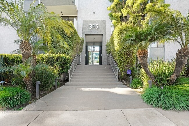 Building Photo - Montana Avenue