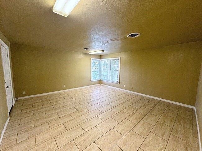 Building Photo - 2672 Liberty Ave