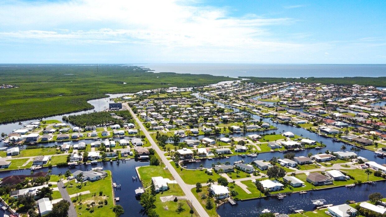 Primary Photo - Punta Gorda Waterfront Getaway! Annual or ...
