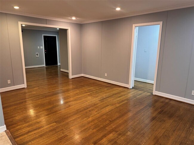 Foto del edificio - 10710 Chimney Rock Rd
