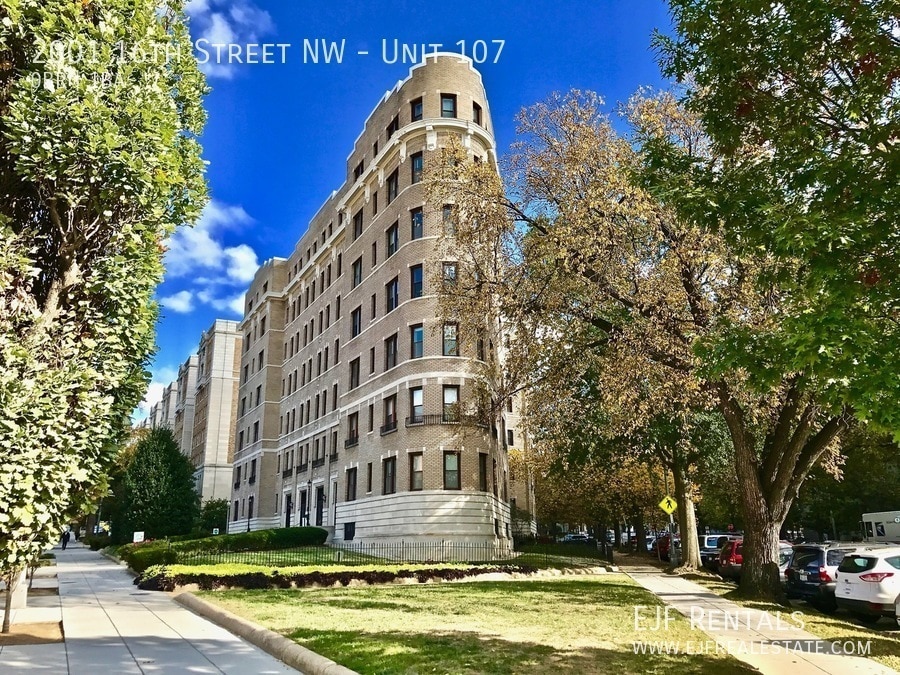 Primary Photo - U Street Corridor Studio Apartment with 10...