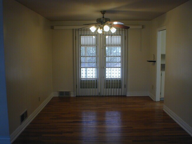 Foto del edificio - House For Lease