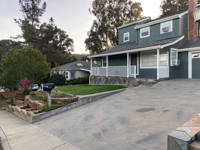 Foto del edificio - 3 Bed/2Bath Ready to move in.