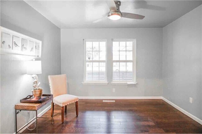 Foto del edificio - 9712 Essex Ct