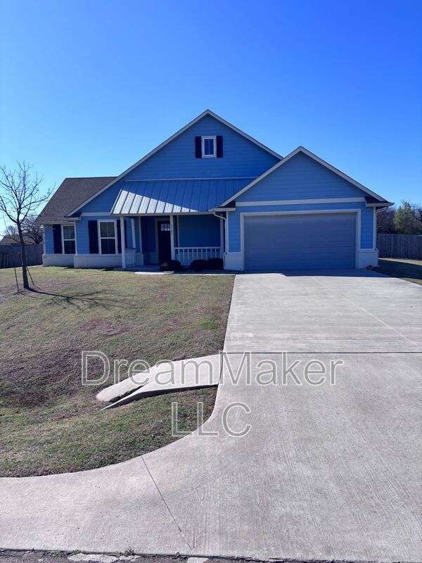 Building Photo - 3102 SE 34th St