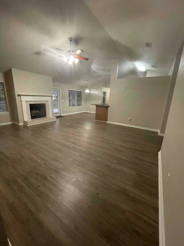Building Photo - 138 Bronze Cir