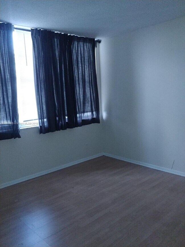 Foto del edificio - 16710 NE 9th Ave