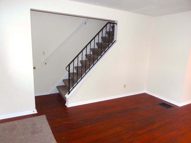 Foto del edificio - Remodeled Westside Townhome for Rent