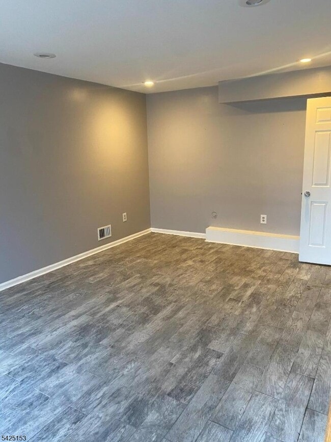 Building Photo - 7 Rutgers Dr