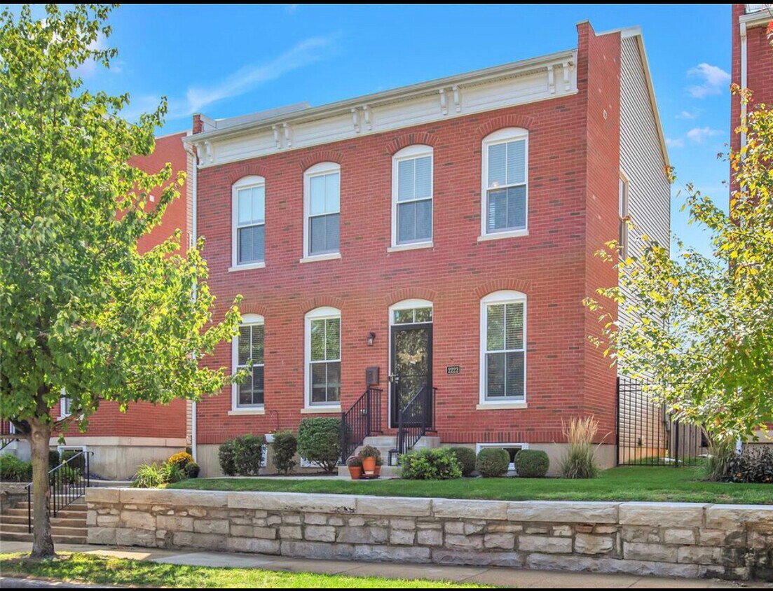 2222 Shenandoah Ave, Saint Louis, MO 63104 House Rental in Saint