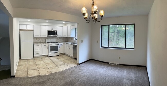 Photo - 2 Bedroom Shaler Townhouse with Garage