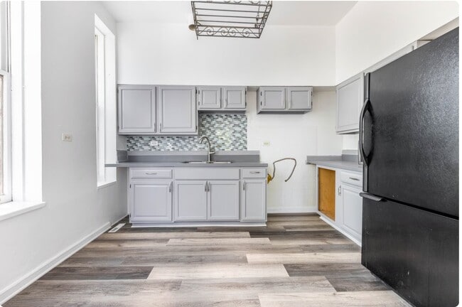 Photo - 901 W 19th St Apartment