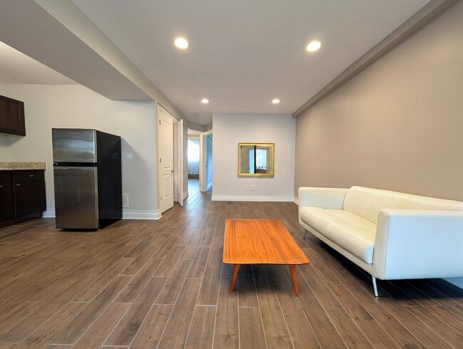 Building Photo - 517 S Campbell Ave