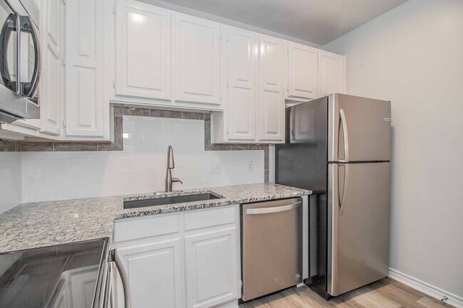 Foto del edificio - Recently Renovated 1-Bedroom Apartment in Prime Fort Worth Location