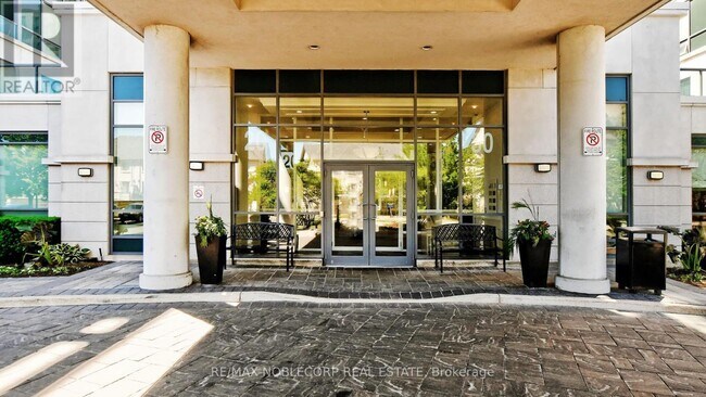 Building Photo - 20 N Park Rd
