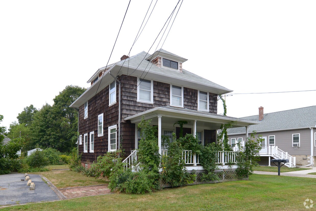 1663 Fall River Ave, Seekonk, MA 02771 Apartments in Seekonk, MA