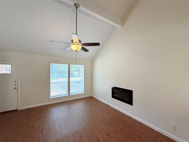 Foto del edificio - 1605 Parkwood Dr