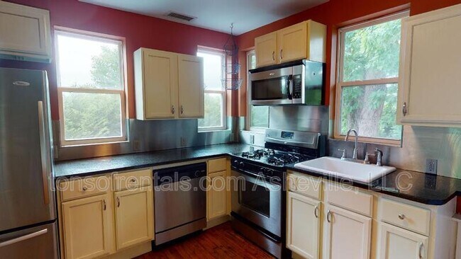 Foto del edificio - 1316 Hyman Ave