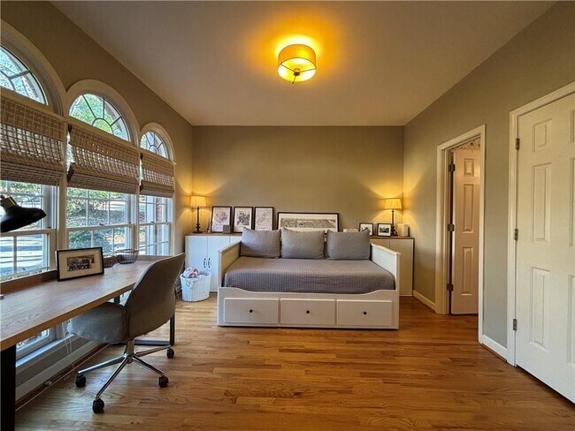 Building Photo - 1120 Landings Overlook