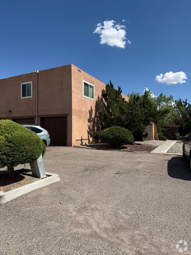 Building Photo - 8436 Chambers Ct NE