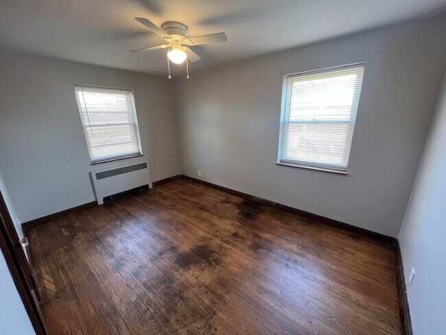 Building Photo - 594 Rosemont Ave Cincinnati OH 45205