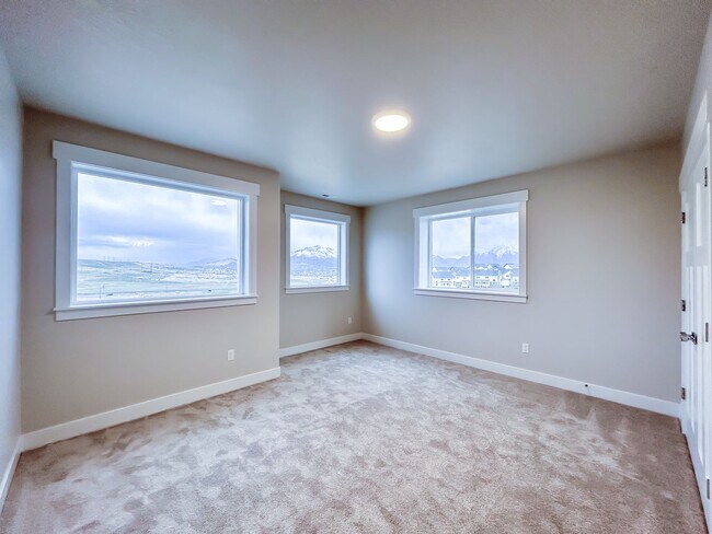 Building Photo - 1476 W Russo Dr