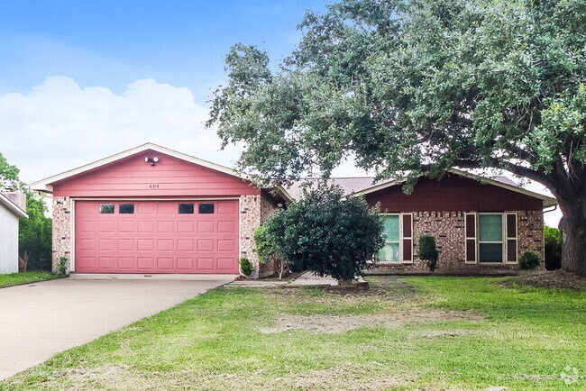 Building Photo - 6310 W Ridgecreek Dr