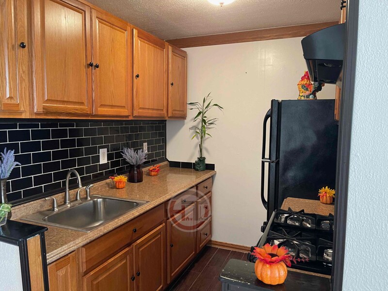 Primary Photo - 3009 Randall Ave