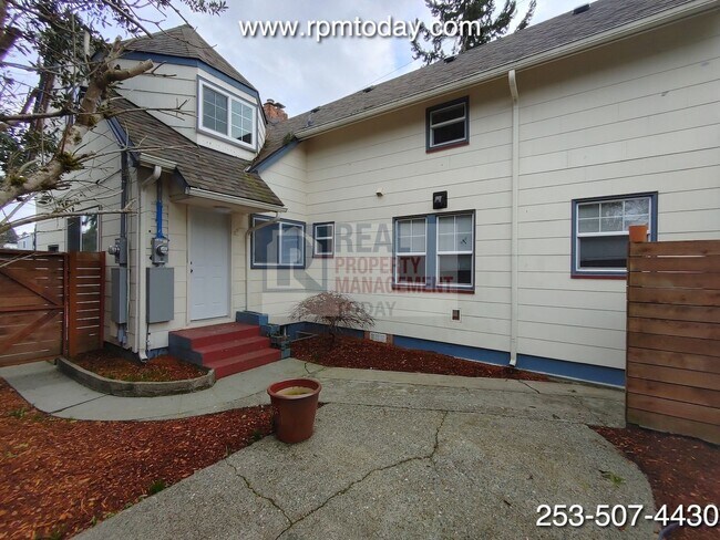 Building Photo - Barlow-1703 (Olympic Group)