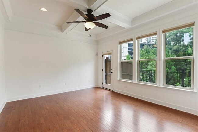 Foto del edificio - 2422 Norwood Dr SE