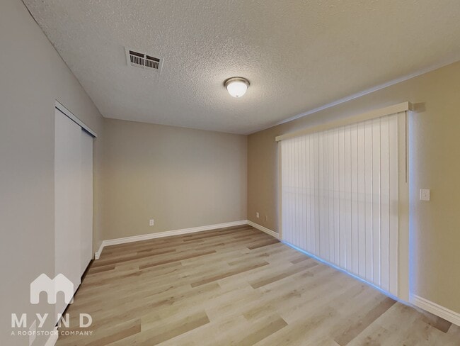 Foto del edificio - 1602 Mapleleaf St
