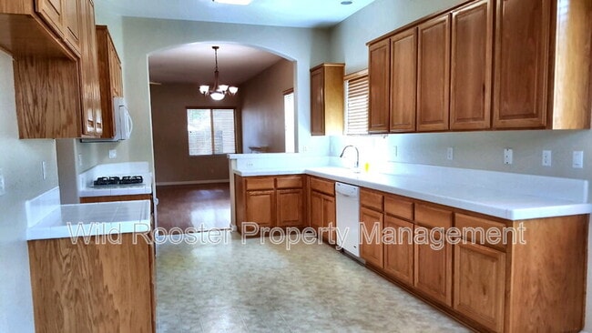 Foto del edificio - 6624 Capwell Way