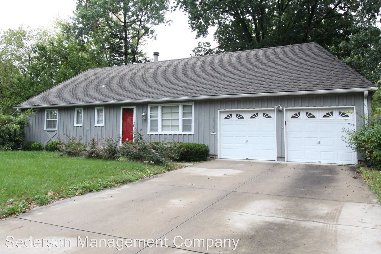 Primary Photo - 3 br, 1.5 bath House - 7601 RUSSELL STREET