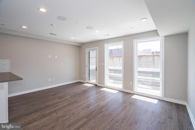 Foto del edificio - 1436 Clymer St