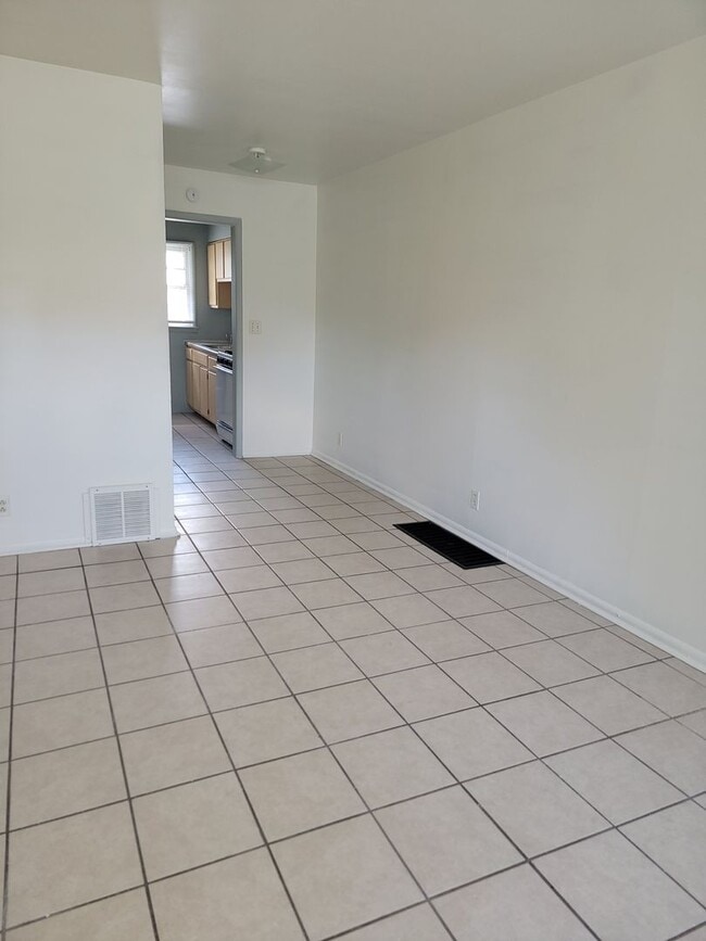 Building Photo - 4505 E Linwood Blvd