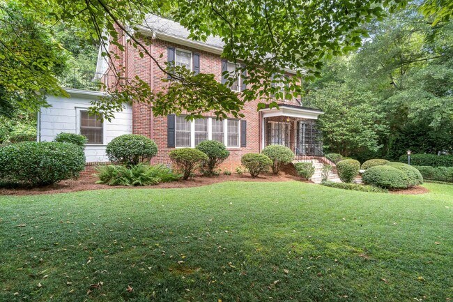 Building Photo - Beautifully Renovated 5/3.5 Home w/ Bonus ...