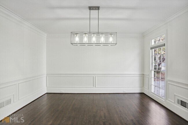 Building Photo - 340 Ledgemont Ct NE